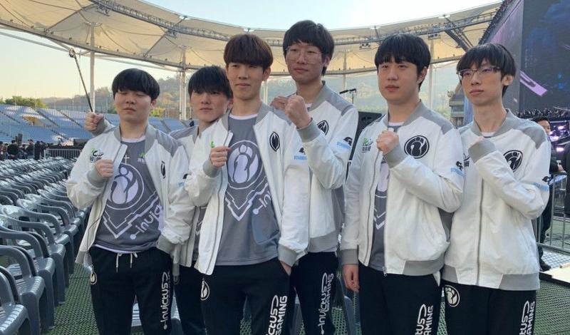 他在山顶露 他在山顶露