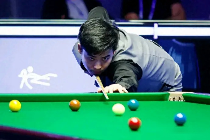 持球变向后 持球变向后